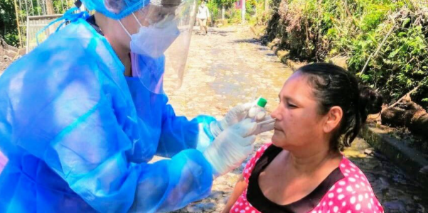 Equipos de Salud realiza pruebas COVID19, casa por casa, en Lislique, La Unión equipos-de-salud-realiza-pruebas-covid19-casa-por-casa-en-lislique-la-union